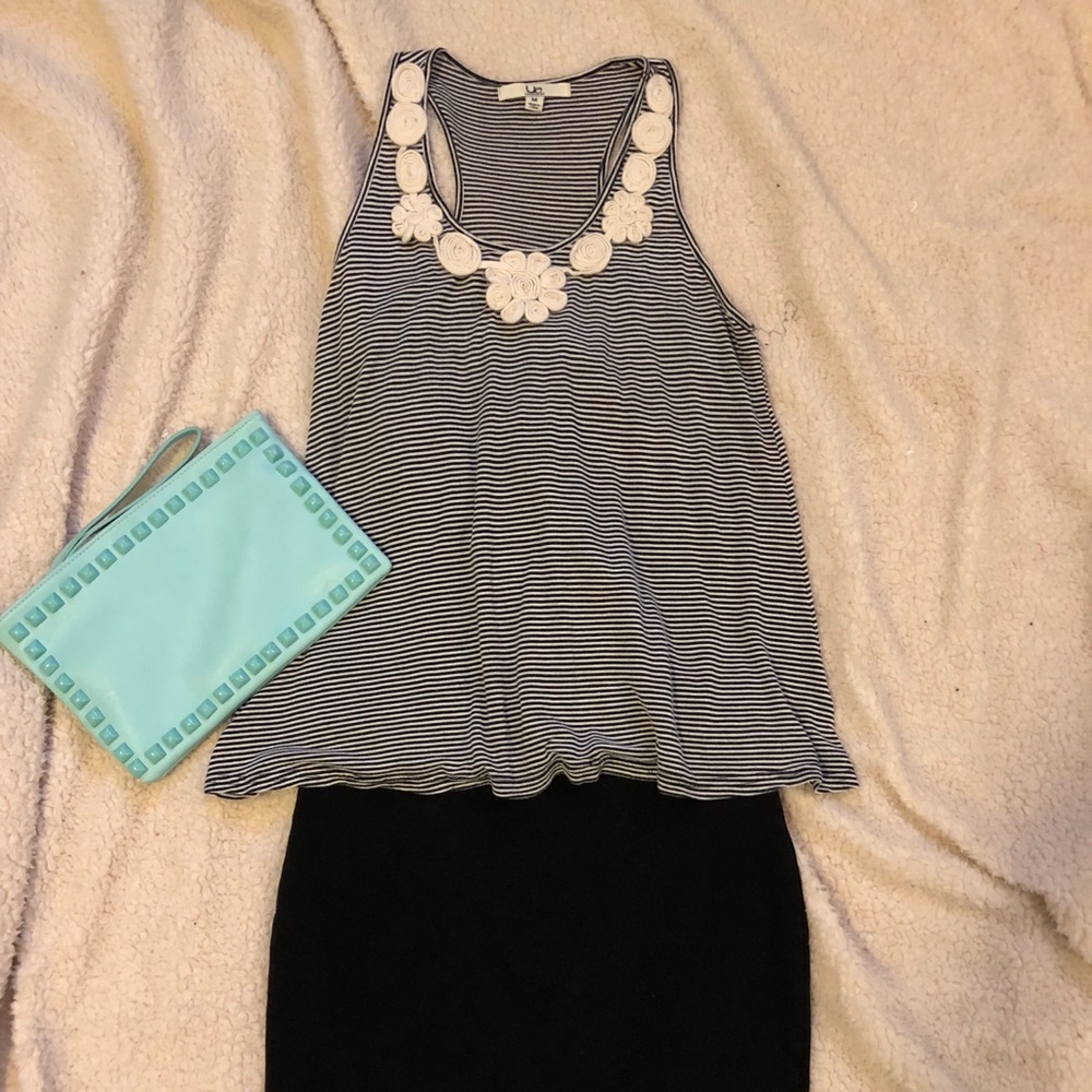 Ya Los Angeles, Embellished flowy tank, M